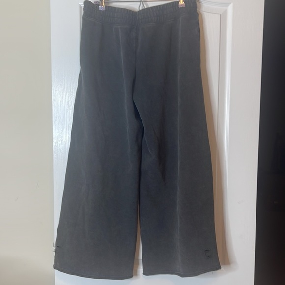 Aerie Wide Leg Fleece Skater Sweatpants Distressed Washed Black Medium - Picture 8 of 16
